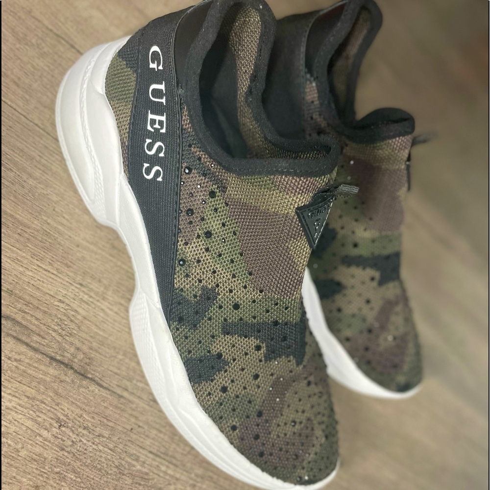 📍BRAND NEW NEVER WORN